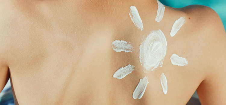 fotoprotector <em>m.</em> y <em>adj.</em> fotoprotector <em>m.</em> y <em>adj.</em>